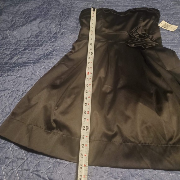 NEW Teeze Me Juniors Size 7 Black Satin Strapless Cocktail Dress Knee Length - Picture 12 of 12